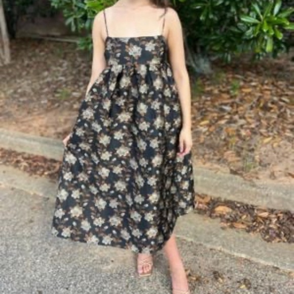 AUREUM Floral Pleated Midi Dress NWOT Size Medium - Picture 1 of 7